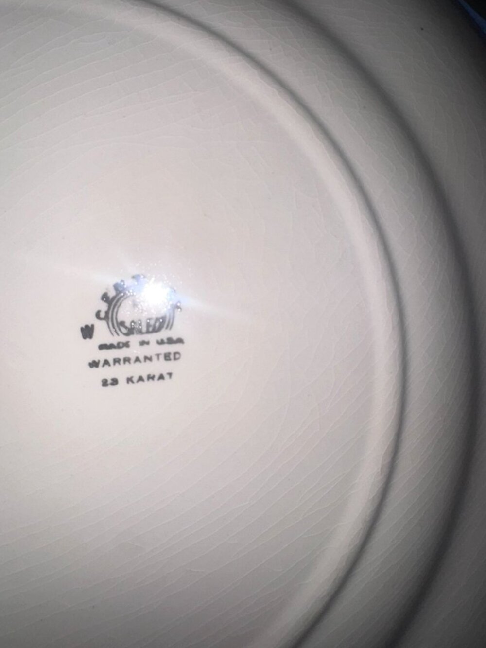 Century By Salem 23 Karat Gold Trim Decorative Plate With Victorian Ladies Scene - Picture 3 of 3